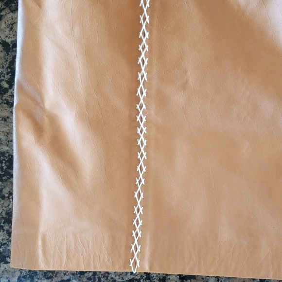 Gap Genuine Leather Skirt w Contrast Stitching - Picture 7 of 8
